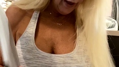 Amateur Big Boobs jerks Big Dick