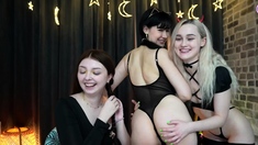 Naive amateur inexperienced blonde teen Ashlynn