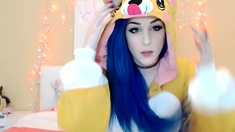 Hot Amateur Webcam Teen Masturbates For Their Fans