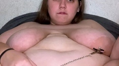 Amateur brunette double toying on webcam