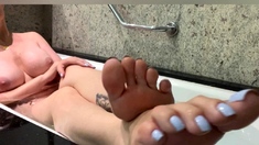 Amateur shower and masturbation