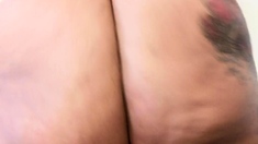 Masturbating amateur cums after solo fun