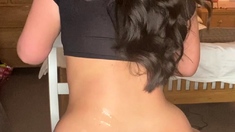 amateur vip ass masturbating on live webcam