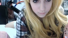 Amateur blonde teen fucks pussy and ass with toy