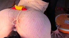 Close up MILF masturbation