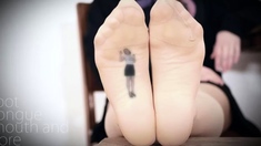 Foot Tongue Mouth and Vore The Possessive Lesbian Lover