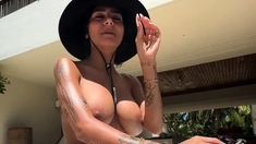 Mia Khalifa Teases In Sexy Sidepool Chat Clip Onlyfans