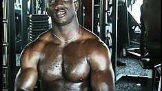 Hung Black Body Builder Shows Off His Physique While Getting Kinky