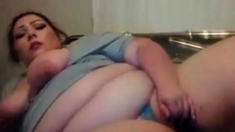 BBW gropes herself