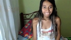 Novinha na webcam peitos xota e cu